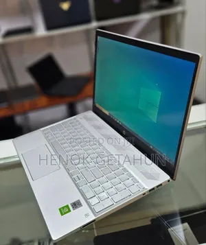 New Laptop HP Pavilion 15 8GB Intel Core i5 SSD 256GB