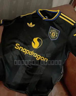 Manchester United Black Jersey – Clean Premium Fan Edition