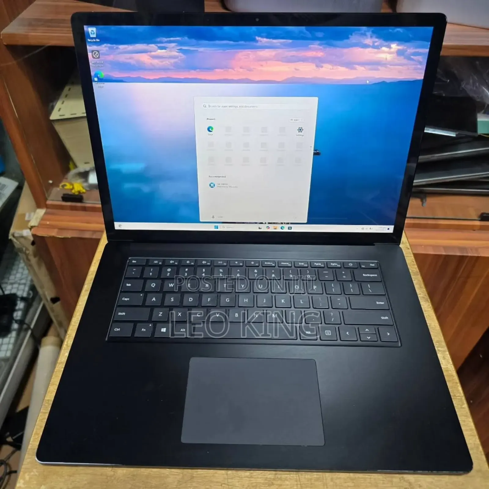 New Laptop Microsoft Surface Pro 16GB Intel Core i7 SSD 512GB
