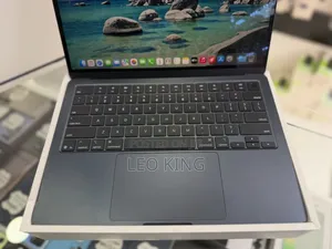 New Laptop Apple MacBook Air 2025 M4 13-inch 16GB Apple M4 SSD 512GB