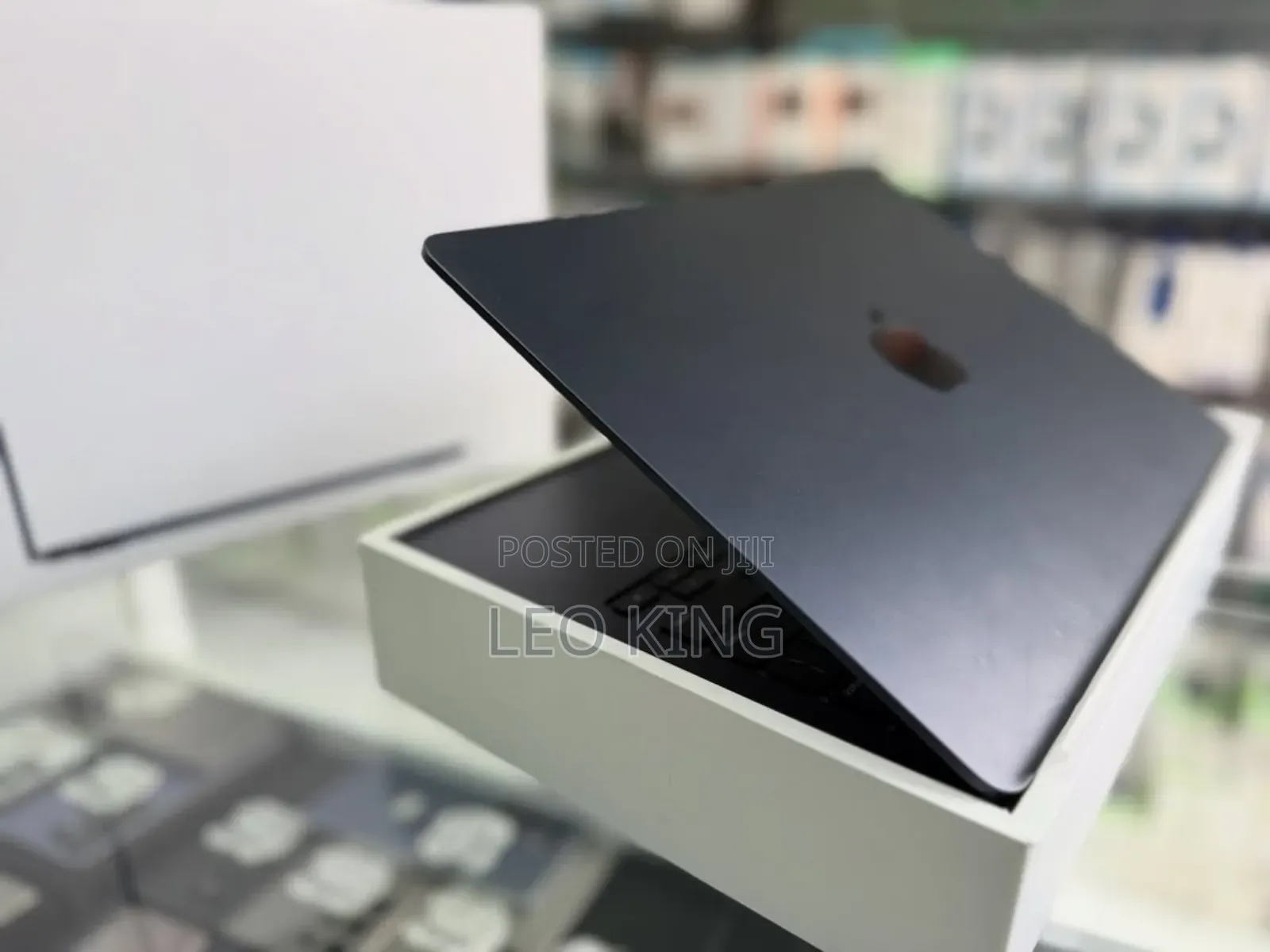 New Laptop Apple MacBook Air 2025 M4 13-inch 16GB Apple M4 SSD 512GB