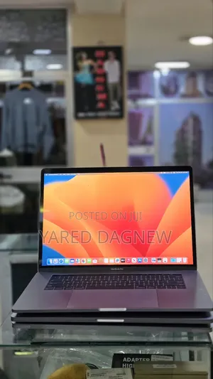 New Laptop Apple MacBook Pro 2017 16GB Intel Core i7 SSD 512GB