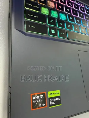 New Laptop MSI Vector 16 HX AI A2XWIG 16GB AMD Ryzen 9 SSD 1T