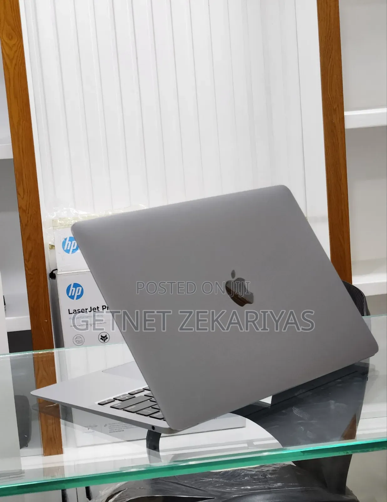 New Laptop Apple MacBook Air 2020 8GB Intel Core i3 SSD 256GB