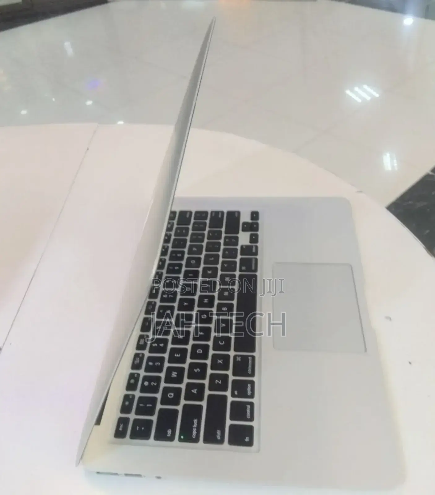 New Laptop Apple MacBook Air 2015 4GB Intel Core i5 SSD 256GB