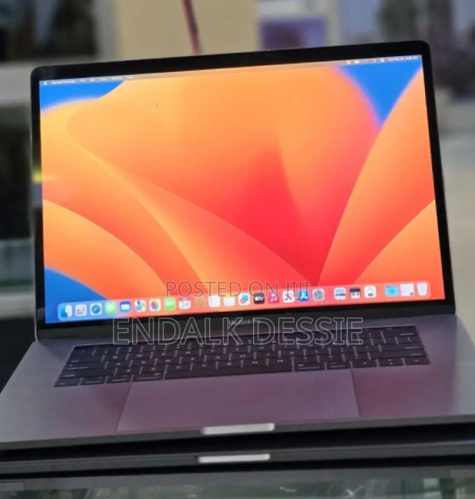 New Laptop Apple MacBook Pro 2017 16GB Intel Core i7 SSD 512GB