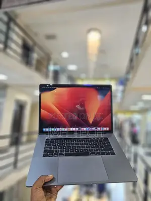 New Laptop Apple MacBook Pro 2017 16GB Intel Core i7 SSD 512GB