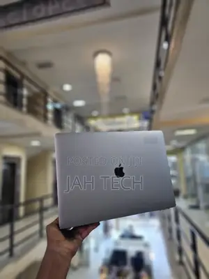 New Laptop Apple MacBook Pro 2017 16GB Intel Core i7 SSD 512GB