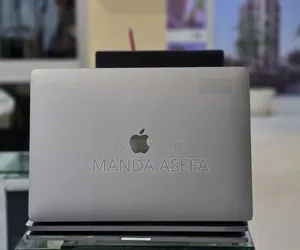 New Laptop Apple MacBook Pro 2017 16GB Intel Core i7 SSD 512GB