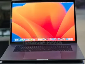New Laptop Apple MacBook Pro 2017 16GB Intel Core i7 SSD 512GB