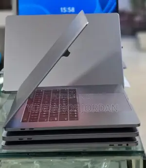 New Laptop Apple MacBook Pro 2017 16GB Intel Core i7 SSD 512GB