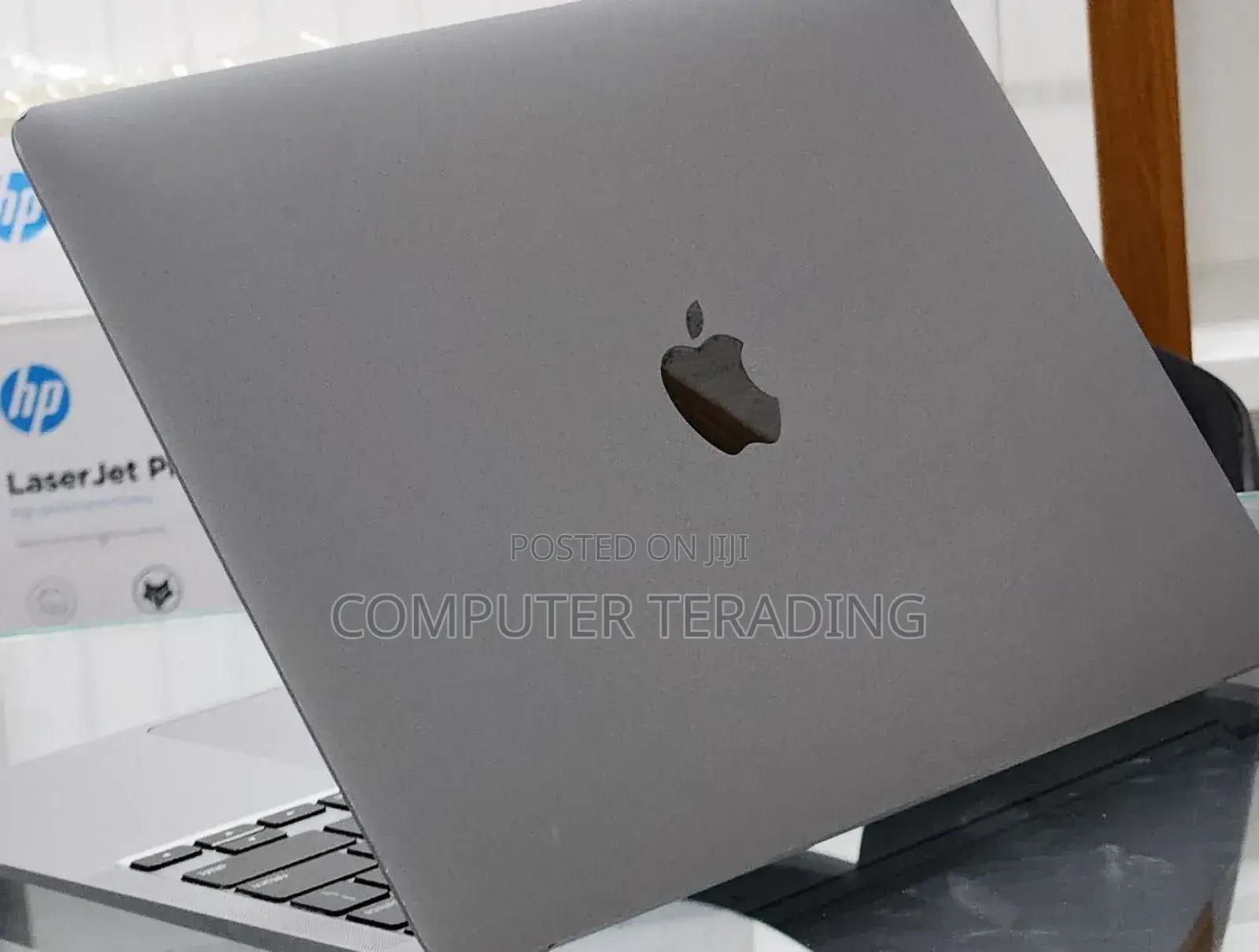 New Laptop Apple MacBook Air 8GB Intel Core i3 SSD 256GB