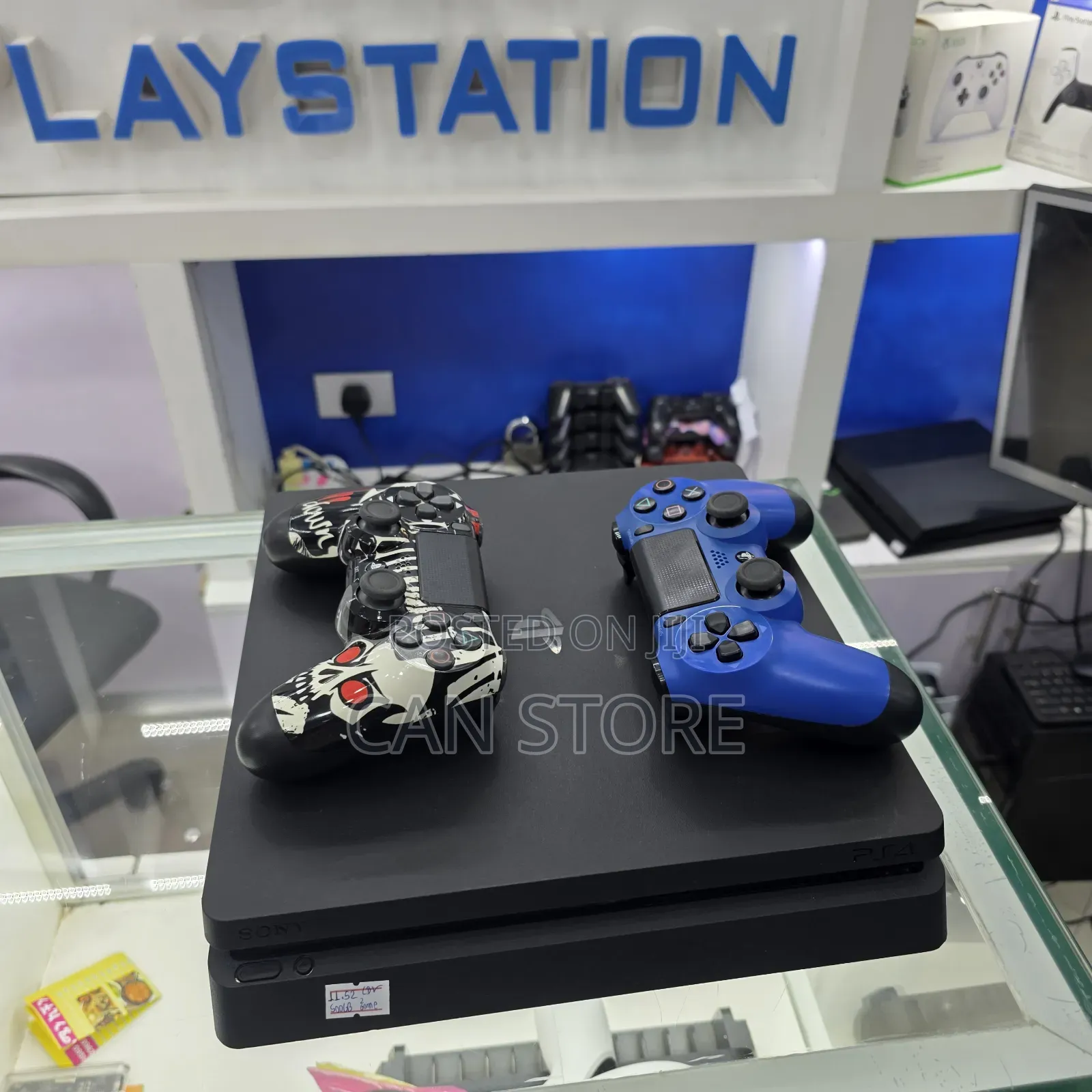 Playstation 4 With 2controllerrrrrrrrr Ps4