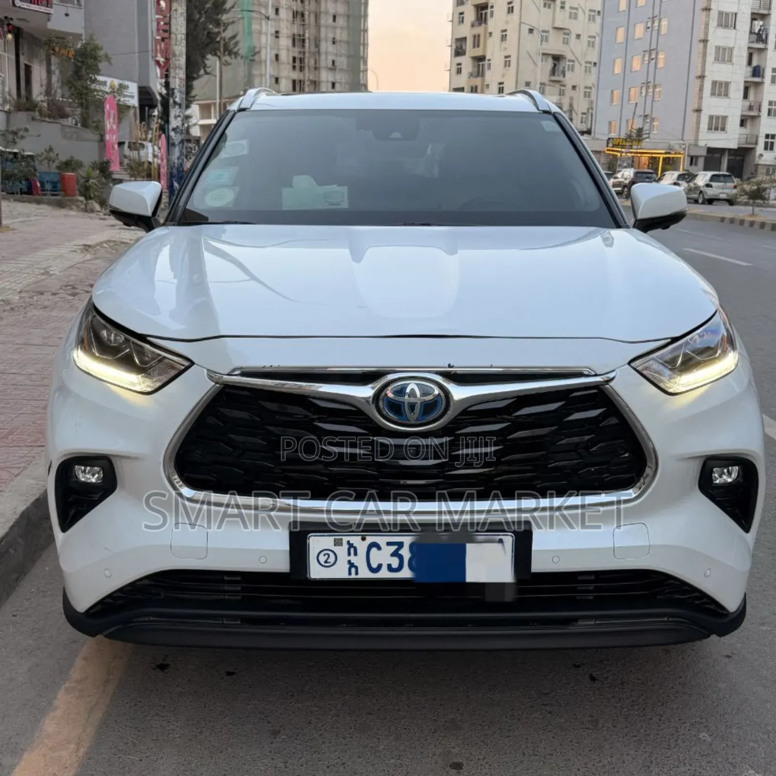 Toyota Highlander Hybrid 2024 White