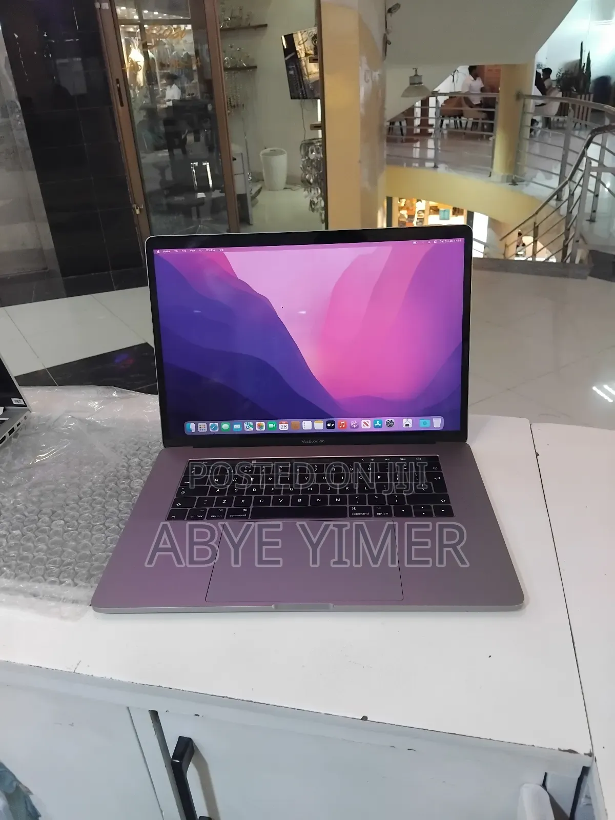 New Laptop Apple MacBook Pro 2017 16GB Intel Core i7 SSD 512GB