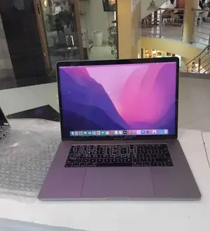 New Laptop Apple MacBook Pro 2017 16GB Intel Core i7 SSD 512GB