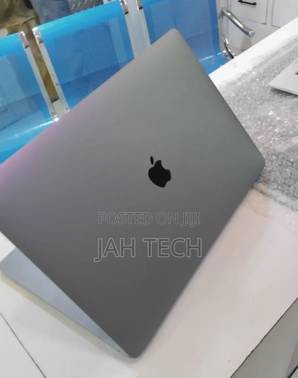 New Laptop Apple MacBook Pro 2017 16GB Intel Core i7 SSD 512GB