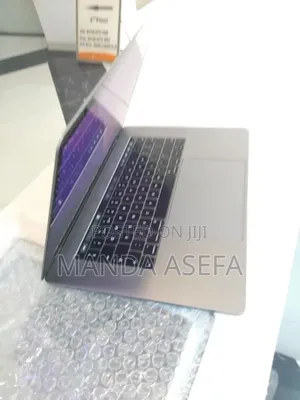 New Laptop Apple MacBook Pro 2017 16GB Intel Core i7 SSD 512GB