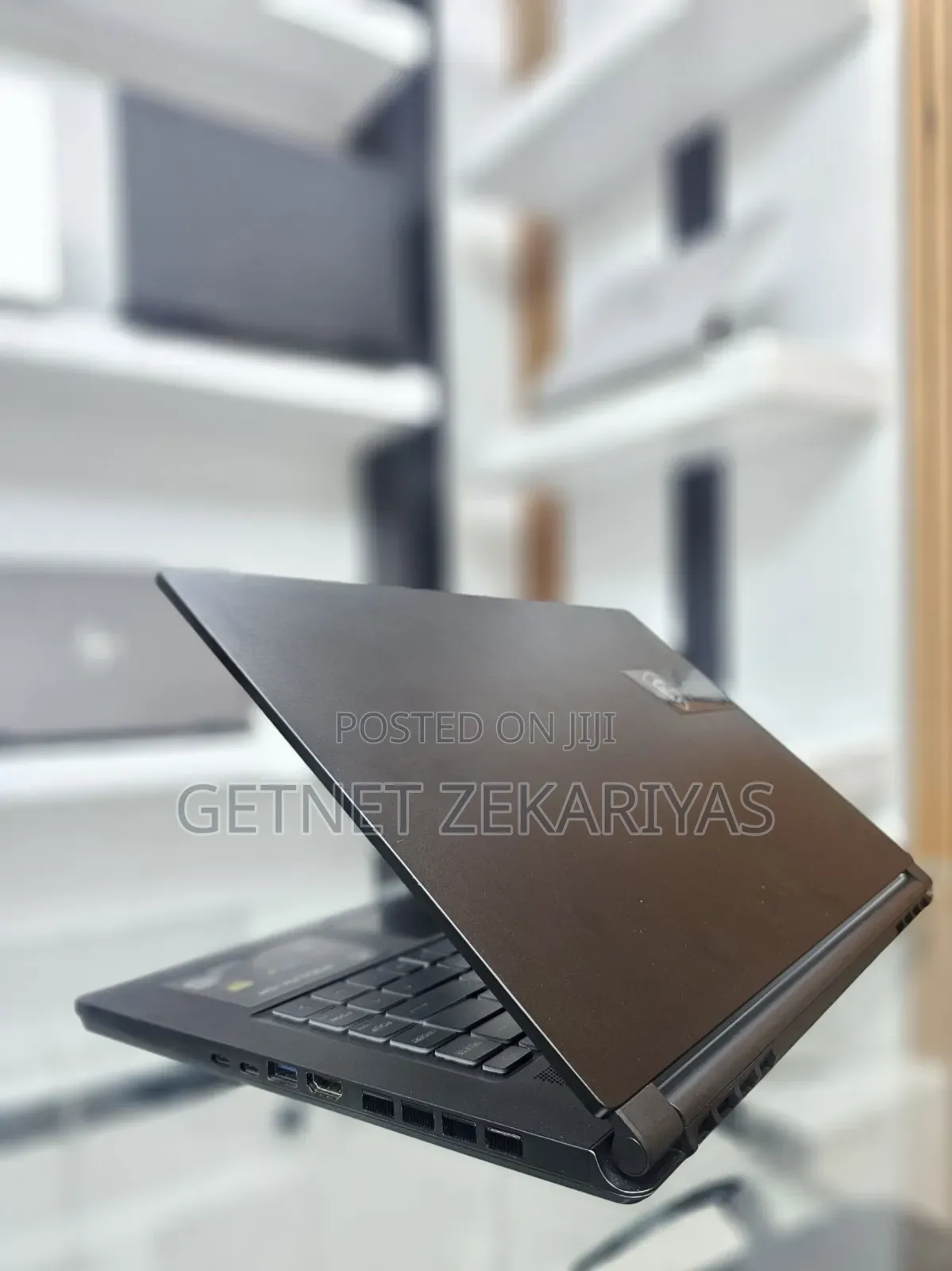New Laptop MSI GS63 Stealth 8RD 16GB Intel Core i7 SSD 512GB