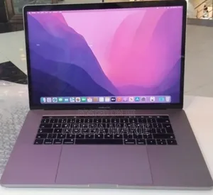 New Laptop Apple MacBook Pro 2017 16GB Intel Core i7 SSD 512GB