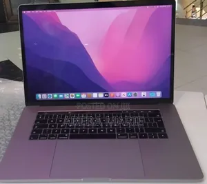 New Laptop Apple MacBook Pro 2017 16GB Intel Core i7 SSD 512GB