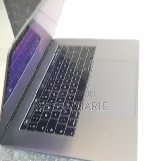 New Laptop Apple MacBook Pro 2017 16GB Intel Core i7 SSD 512GB