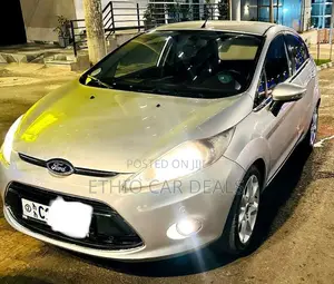Ford Fiesta 2012 Silver