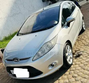 Ford Fiesta 2012 Silver