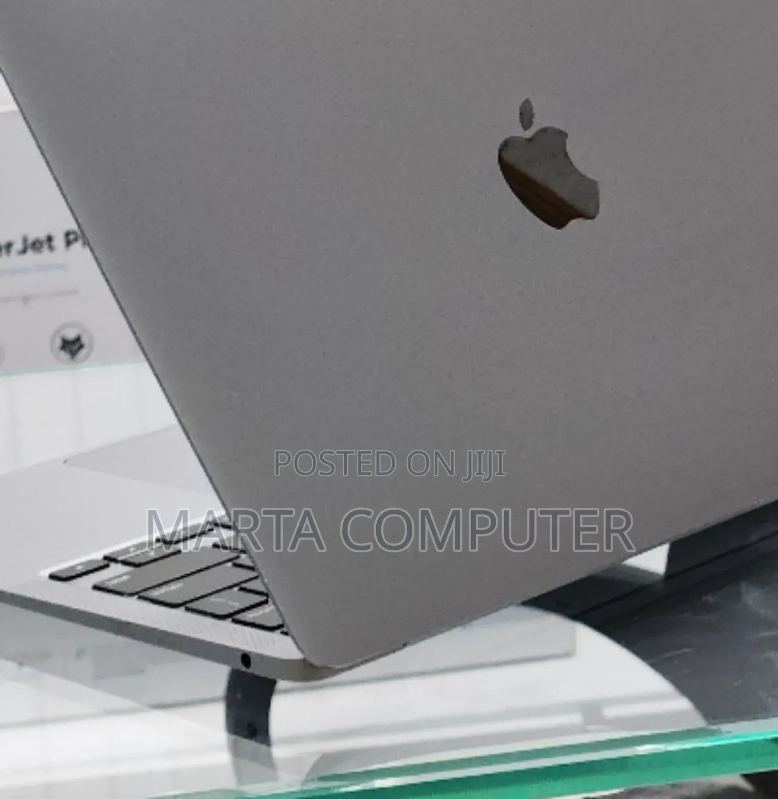 New Laptop Apple MacBook Air 2020 M1 8GB Intel Core i3 SSD 256GB
