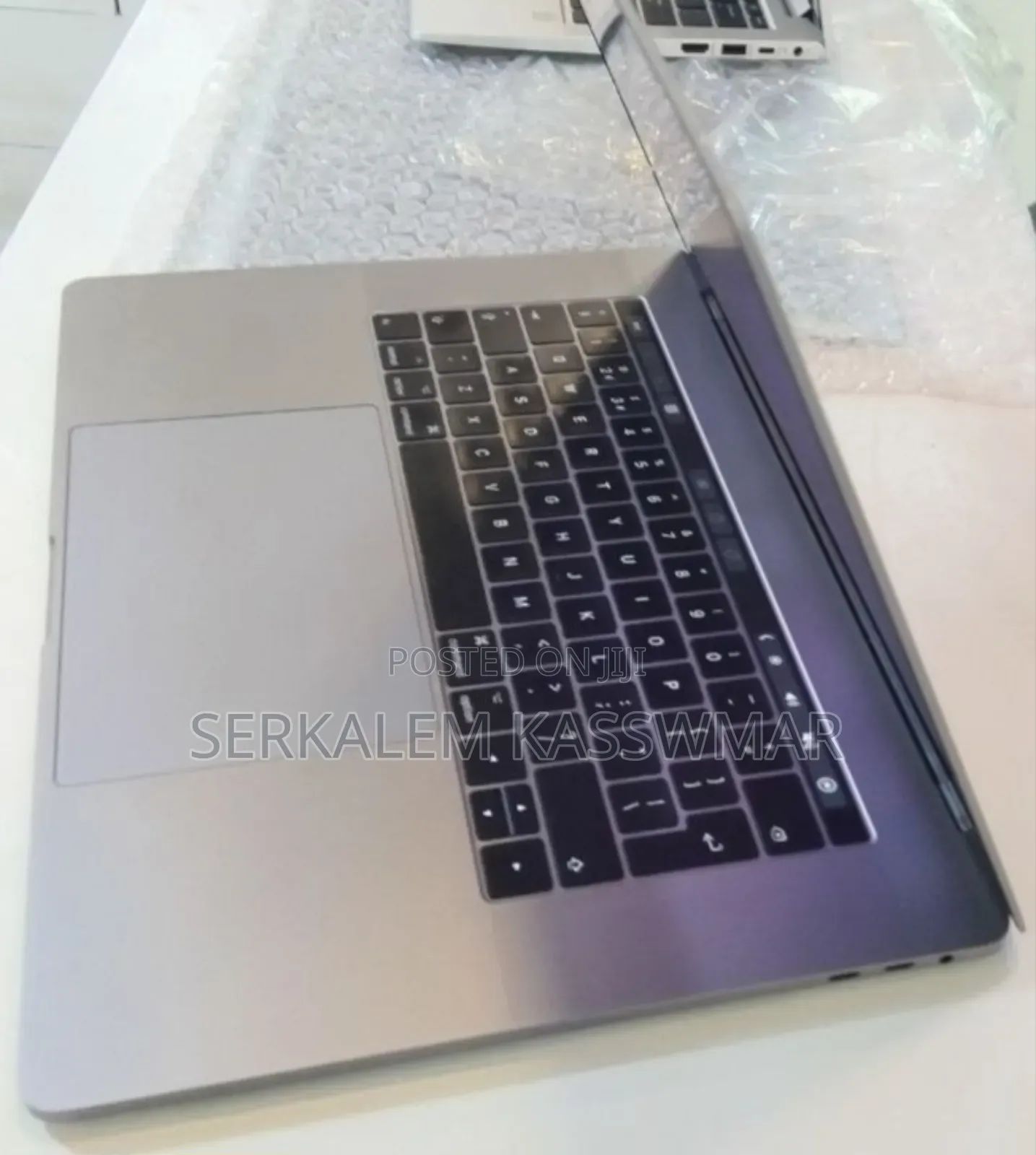 New Laptop Apple MacBook Pro 2017 16GB Intel Core i7 SSD 512GB