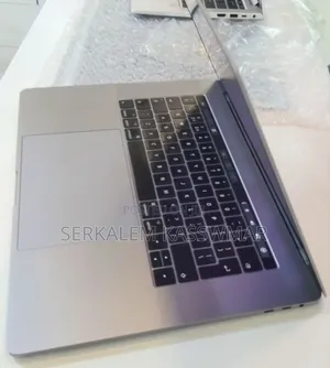 New Laptop Apple MacBook Pro 2017 16GB Intel Core i7 SSD 512GB