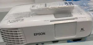 Brand New Epson Projector With Manual Model Name: Eb-X39 Hardwar