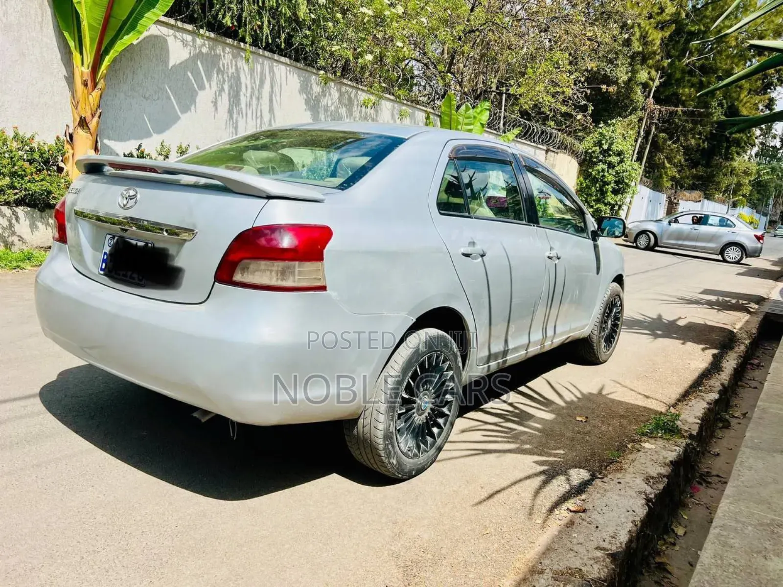 Toyota Belta 2010 Silver