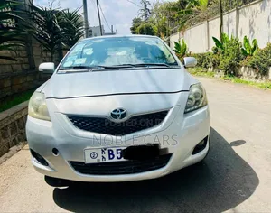 Toyota Belta 2010 Silver