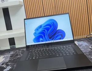 New Laptop Razer Blade 16GB Intel Core i7 SSD 512GB