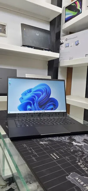 New Laptop Razer Blade 16GB Intel Core i7 SSD 512GB