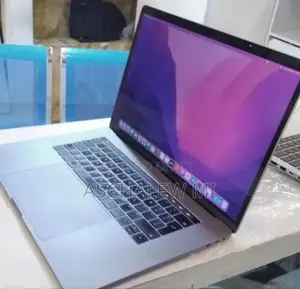 New Laptop Apple MacBook Pro 2017 16GB Intel Core i7 SSD 512GB