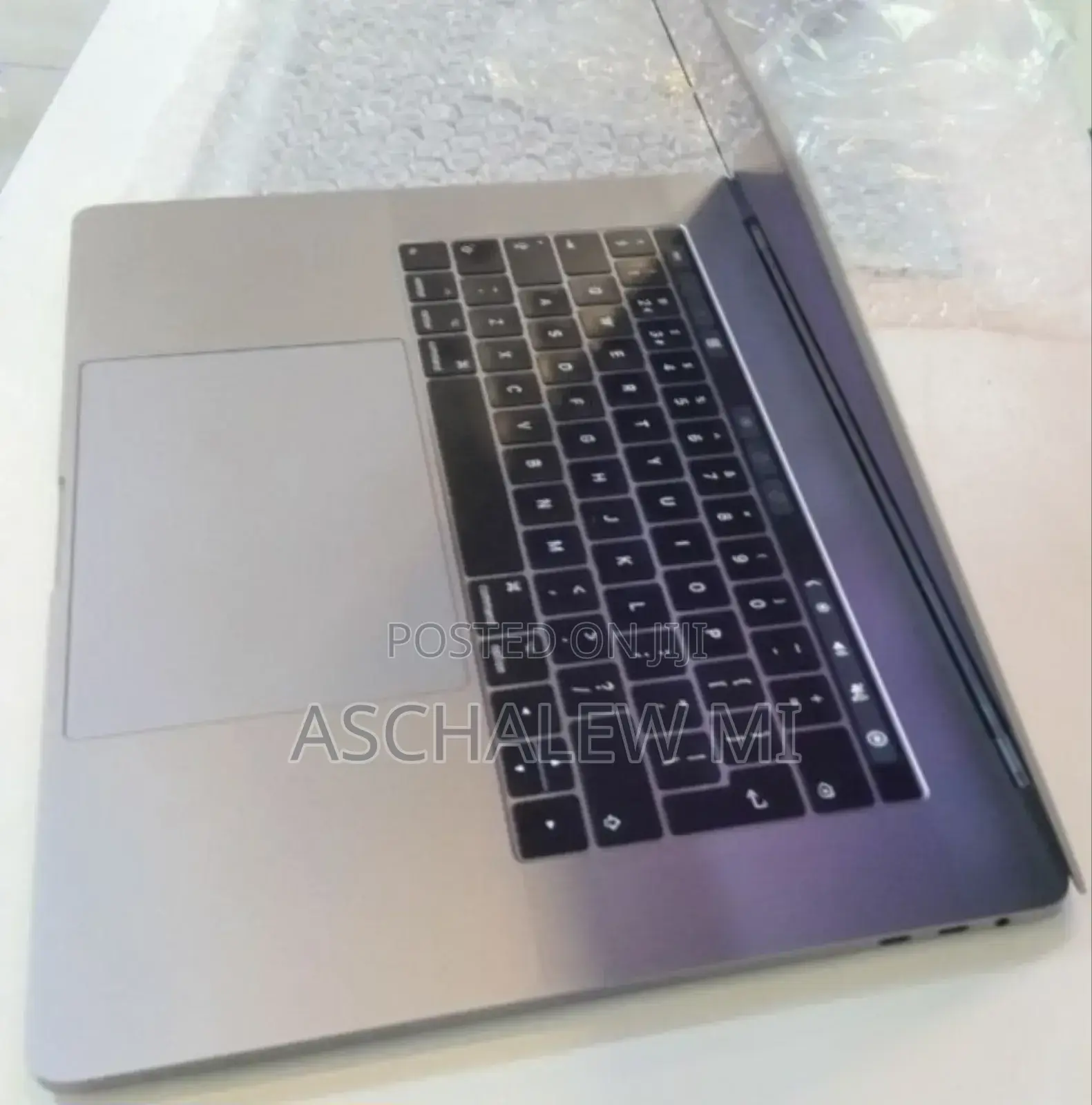 New Laptop Apple MacBook Pro 2017 16GB Intel Core i7 SSD 512GB