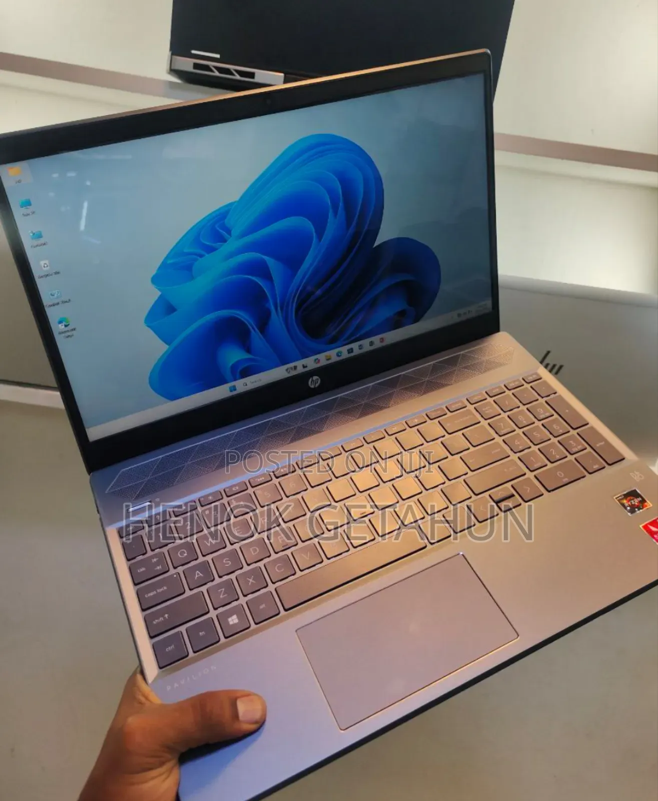 New Laptop HP Pavilion 15 8GB AMD Ryzen 5 SSD 512GB