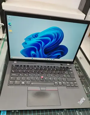 New Laptop Lenovo ThinkPad T14 16GB Intel Core i7 SSD 512GB