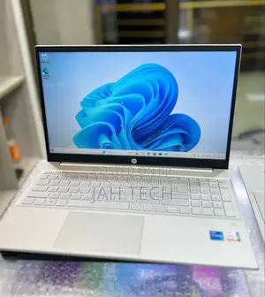 New Laptop HP Pavilion 15 8GB Intel Core i5 SSD 512GB