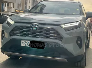 Toyota RAV4 2022 Green
