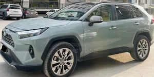 Toyota RAV4 2022 Green