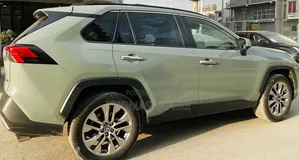 Toyota RAV4 2022 Green