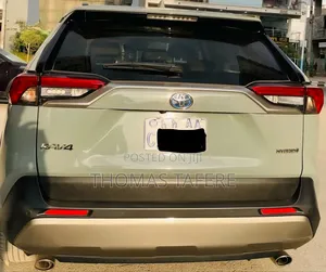 Toyota RAV4 2022 Green