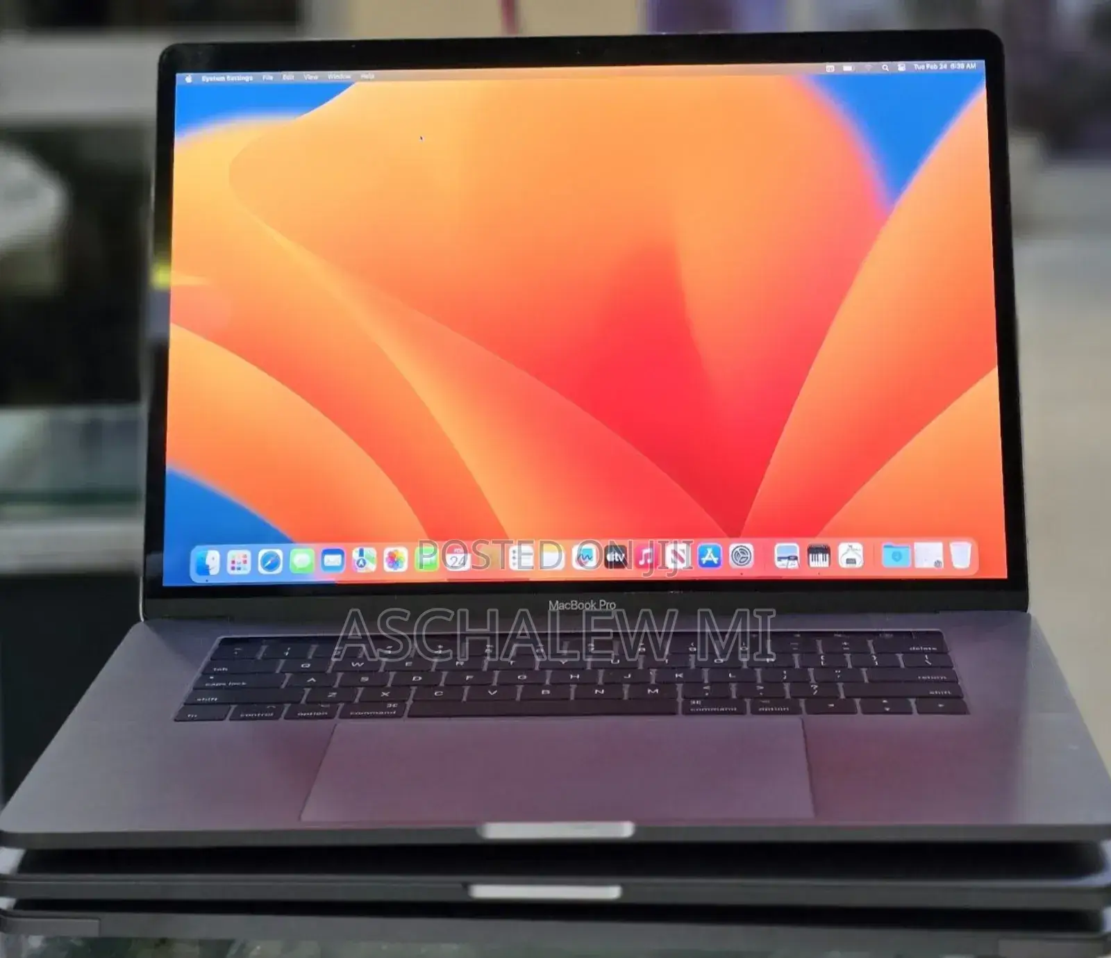 New Laptop Apple MacBook Pro 2017 16GB Intel Core i7 SSD 512GB