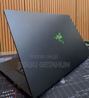 New Laptop Razer Blade 16GB Intel Core i7 SSD 512GB