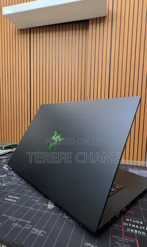 New Laptop Razer Blade 16GB Intel Core i7 SSD 512GB