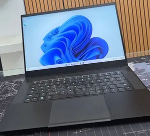 New Laptop Razer Blade 16GB Intel Core i7 SSD 512GB