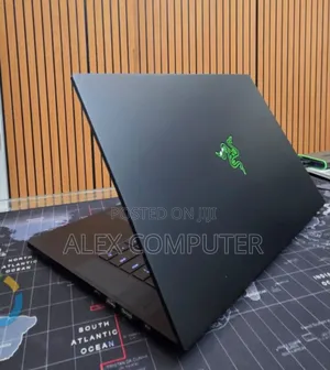 New Laptop Razer Blade 16GB Intel Core i7 SSD 512GB